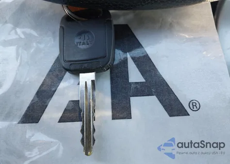 2013 Nissan Sentra Sr z USA, uszkodzony, nr VIN 3N1AB7AP2DL652052